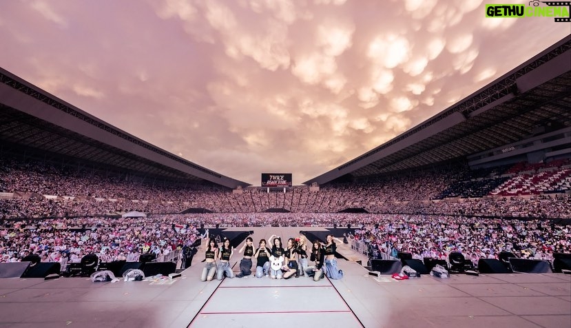 Yoo Jeong-yeon Instagram - 2023 worldtour in osaka💚