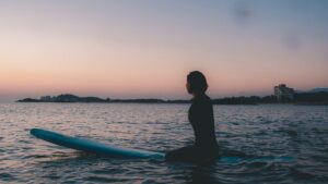 Yoo Jeong-yeon Instagram - 🏄🏻‍♀️ photo by. mark._.surfer