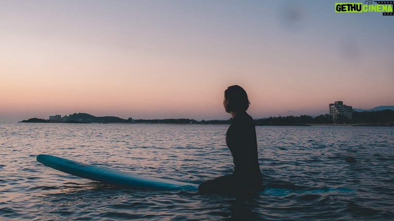 Yoo Jeong-yeon Instagram - 🏄🏻‍♀️ photo by. mark._.surfer