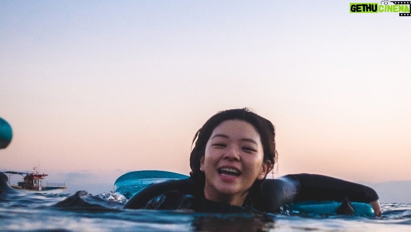 Yoo Jeong-yeon Instagram - 🏄🏻‍♀️ photo by. mark._.surfer