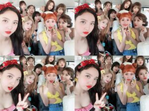 Yoo Jeong-yeon Instagram - 7주년축하해!!!
사소한거에 웃고 울어주는 너네를 만나서 참 행복한 20대를 보낸것같아
짧고도 긴 7년이였지만 우리진짜 우여곡절도 많았고 그래서 추억도 많고ㅋㅋ못 올리는 사진 동영상 참 많다ㅋㅋ
앞으로도 행복하쟈 트와이스포에버 사랑해❤
