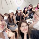 Yoo Jeong-yeon Instagram - 7주년축하해!!! 사소한거에 웃고 울어주는 너네를 만나서 참 행복한 20대를 보낸것같아 짧고도 긴 7년이였지만 우리진짜 우여곡절도 많았고 그래서 추억도 많고ㅋㅋ못 올리는 사진 동영상 참 많다ㅋㅋ 앞으로도 행복하쟈 트와이스포에버 사랑해❤