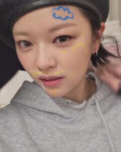 Yoo Jeong-yeon Instagram - 🎨