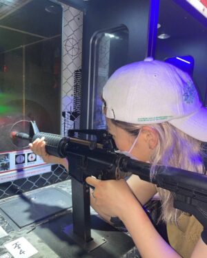 Yoo Jeong-yeon Instagram - 큰 계획 없이 무작정 부산으로 떠난 우리...
솔직히 얘랑 가서 뭘 하겠나.. 싶었는데 신혼여행 온 줄...
멤버들이랑 같이 오면 재밌겠다는 말을 부산 여행하는 동안 끝없이 했는데 "야 나도 네 멤버야 짜식아..."라고 했던 
@_zyozyo 미안 까먹고 있었어..