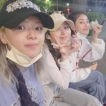 Yoo Jeong-yeon Instagram - 멤버들이랑 있을 때 좋은 기운과 진짜 나의 모습이 나오는것같아 우리 또 놀쟈 친구들♡