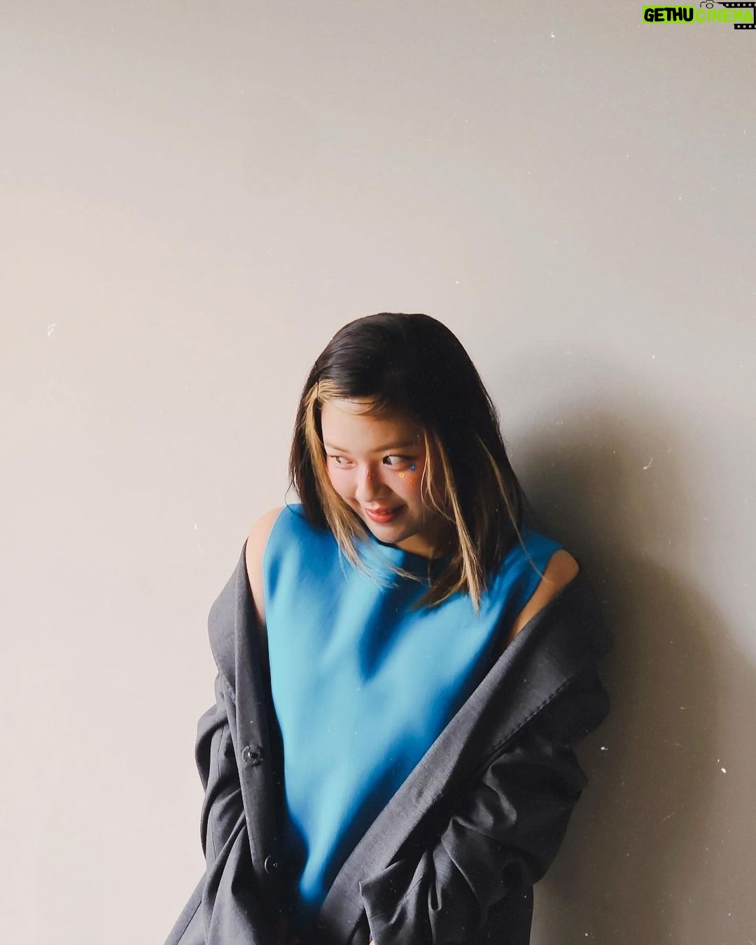 Yoo Jeong-yeon Instagram - 행복하게 해줘서 감사해요