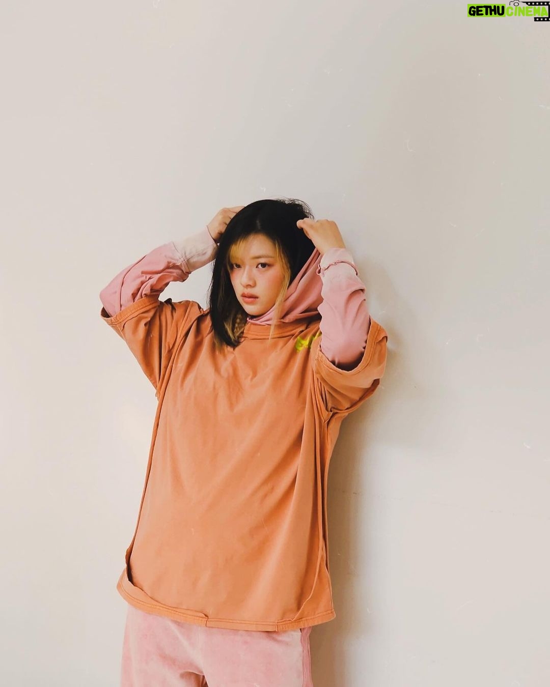 Yoo Jeong-yeon Instagram - 행복하게 해줘서 감사해요