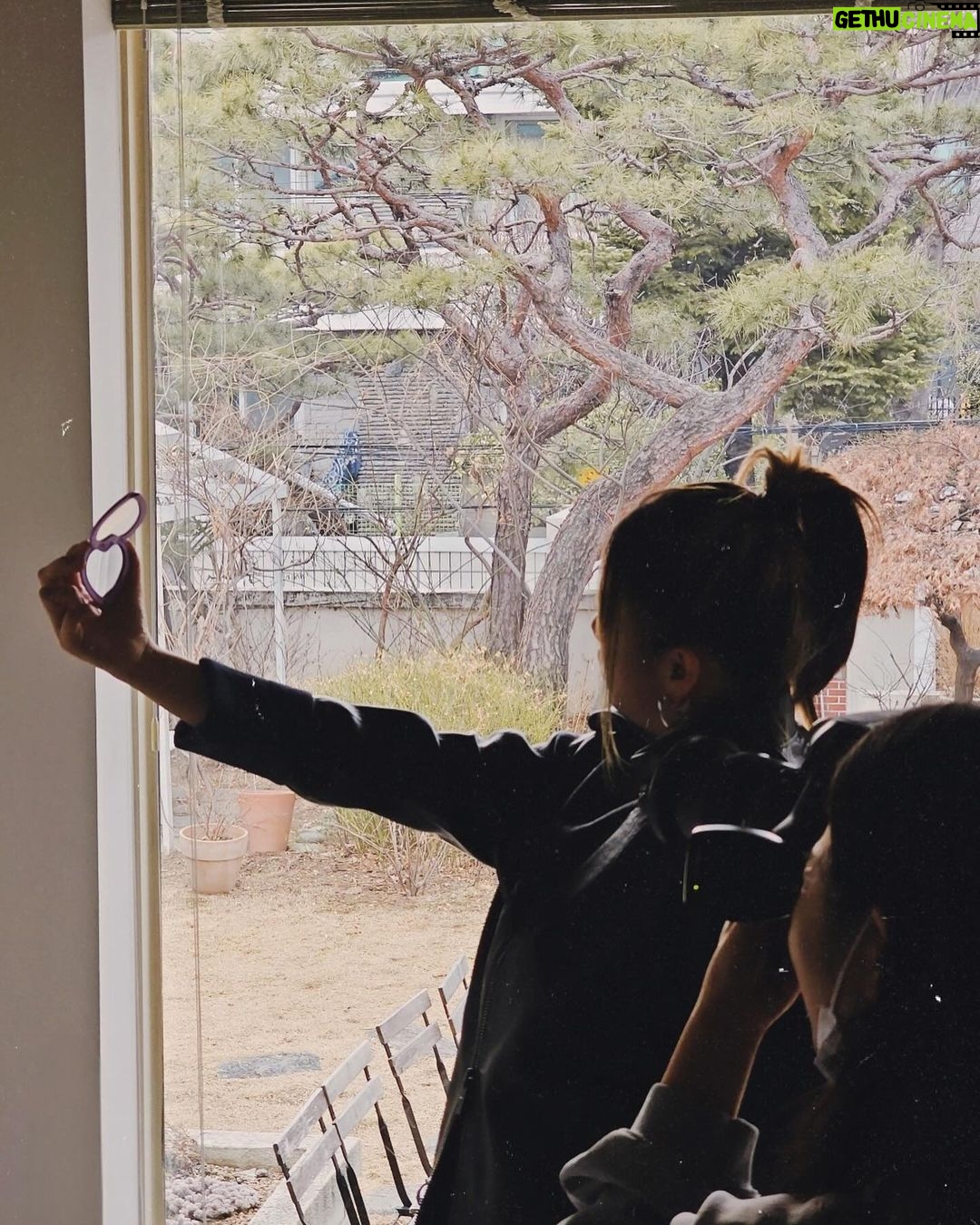 Yoo Jeong-yeon Instagram - 행복하게 해줘서 감사해요
