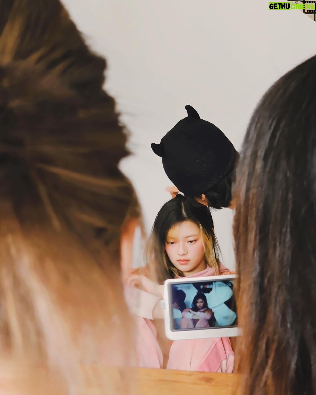 Yoo Jeong-yeon Instagram - 행복하게 해줘서 감사해요