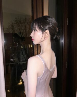 Karina Instagram - 💜
@prada #pradafw24 FW24 맨즈웨어 컬렉션