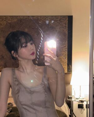 Karina Instagram - 💜
@prada #pradafw24 FW24 맨즈웨어 컬렉션