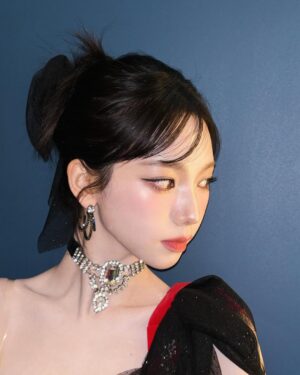 Karina Instagram - 절대 눈 안마주치기👀