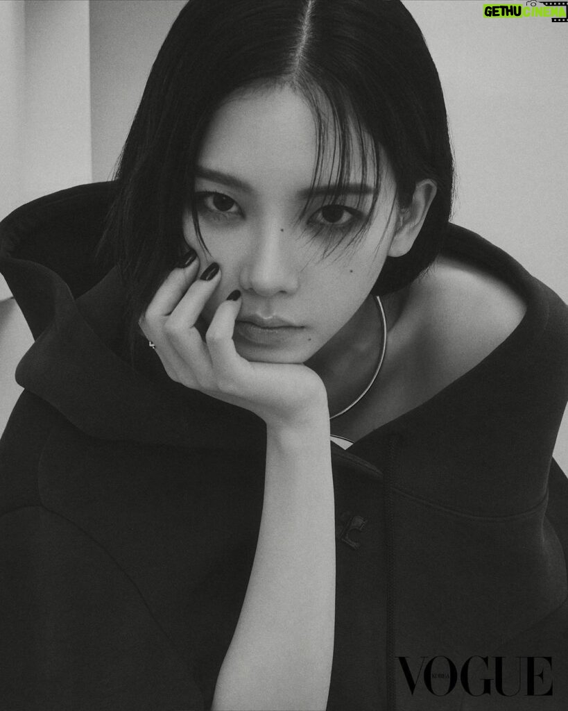 Yoo Ji-min Instagram - Hi Vogue #courregessoundbox #꾸레쥬사운드 #꾸레쥬레이블 #voguekorea
