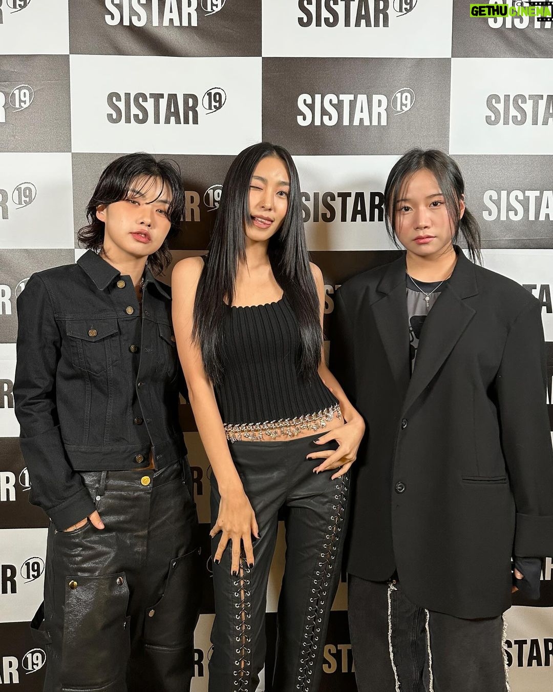 Yoon Bo-ra Instagram - SISTAR19 컴백을 축하해주셔서 감사합니다💜✨🪩