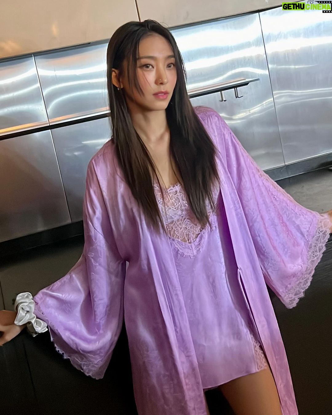 Yoon Bo-ra Instagram - ๐๐ชฉ๐ฉท๐๐งก๐ชฉ๐