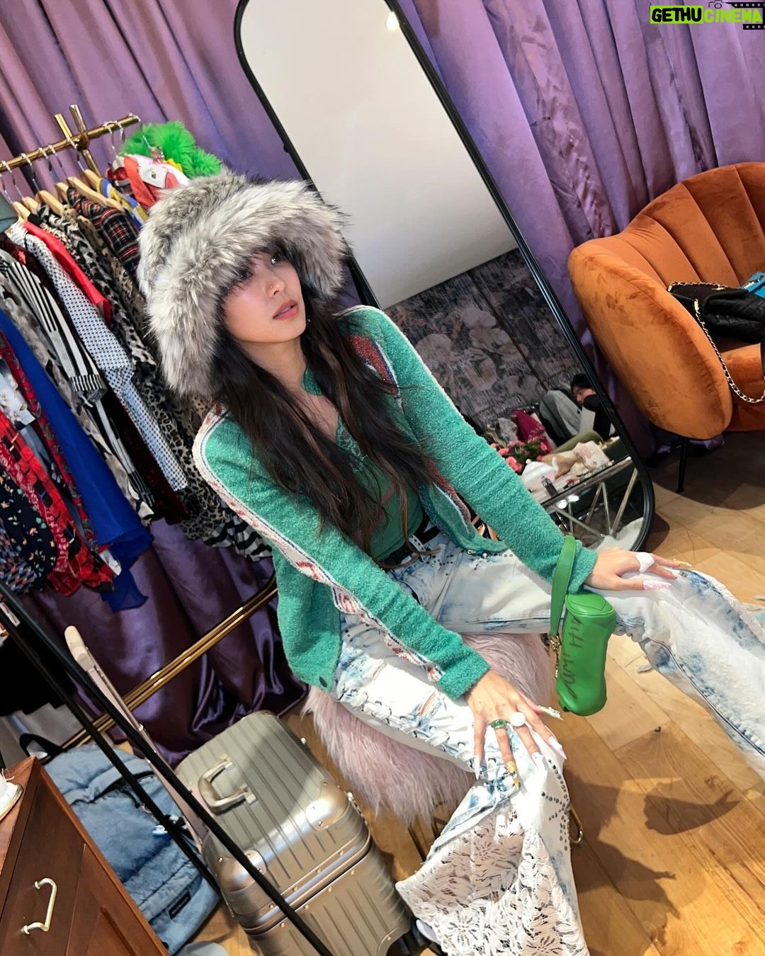 Yoon Bo-ra Instagram - ๐๐ชฉ๐ฉท๐๐งก๐ชฉ๐