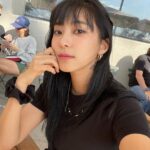 Yoon Bo-ra Instagram - 💜13 anniversary💜 벌써 13주년...🫢 늘 함께해주고 응원해주셔서 감사해요 천천히..새로운 모습도 보여줄게요! 우리 팬들도 축하행 🫶🏼💜🫶🏼