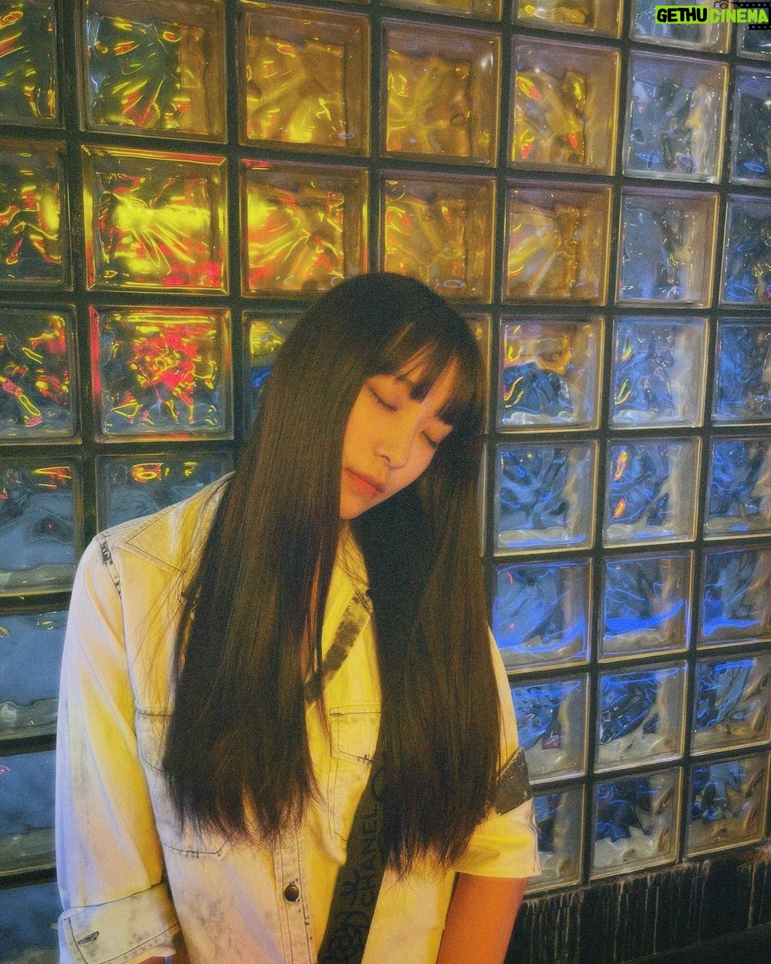 Yoon Bo-ra Instagram - 어느새 긴머리가 되었네 다시 💇🏻♀️??