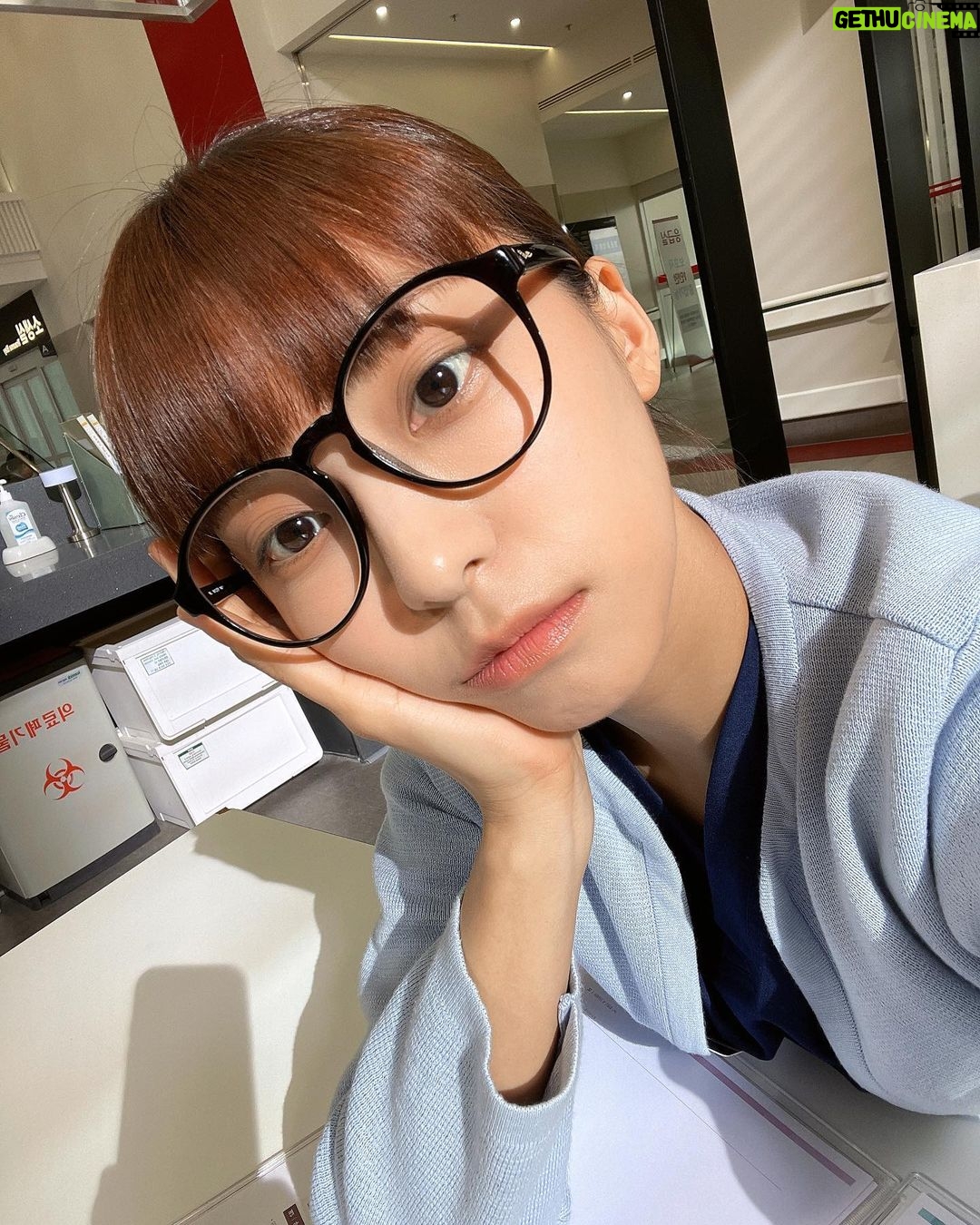 Yoon Bo-ra Instagram - 주영미 간호사입니다👓 Call me nurse joo 👓