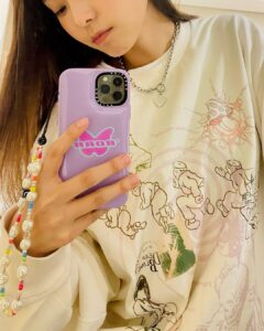 Yoon Bo-ra Instagram - 🐥💜💛