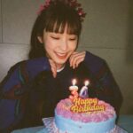 Yoon Bo-ra Instagram - 생일 축하해주셔서 감사합니다🎂 💜Happy bora day💜 🫶🏼Thank you🫶🏼