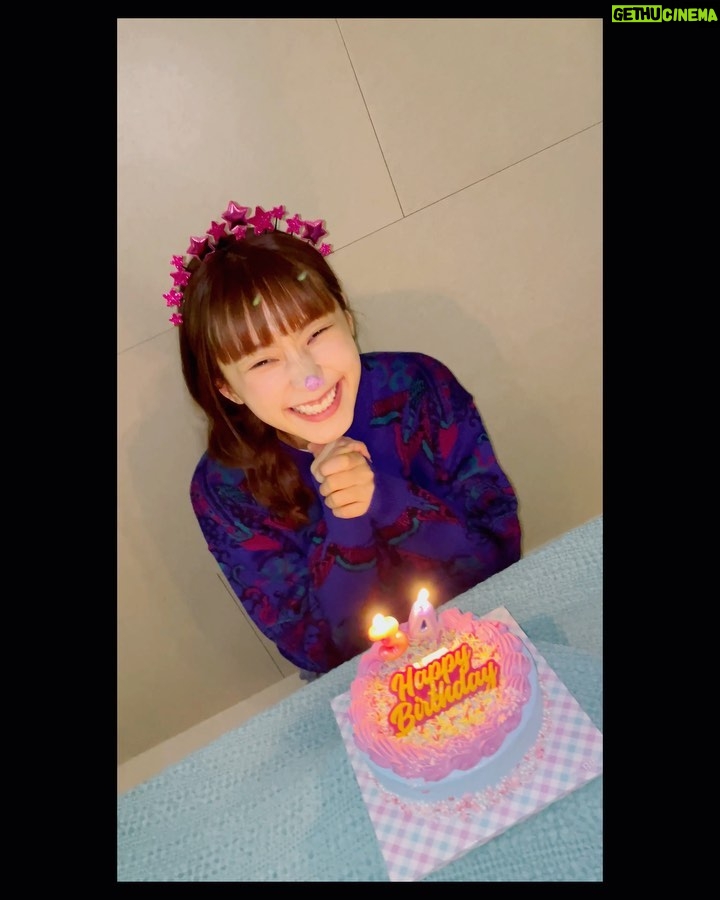 Yoon Bo-ra Instagram - 생일 축하해주셔서 감사합니다🎂 💜Happy bora day💜 🫶🏼Thank you🫶🏼