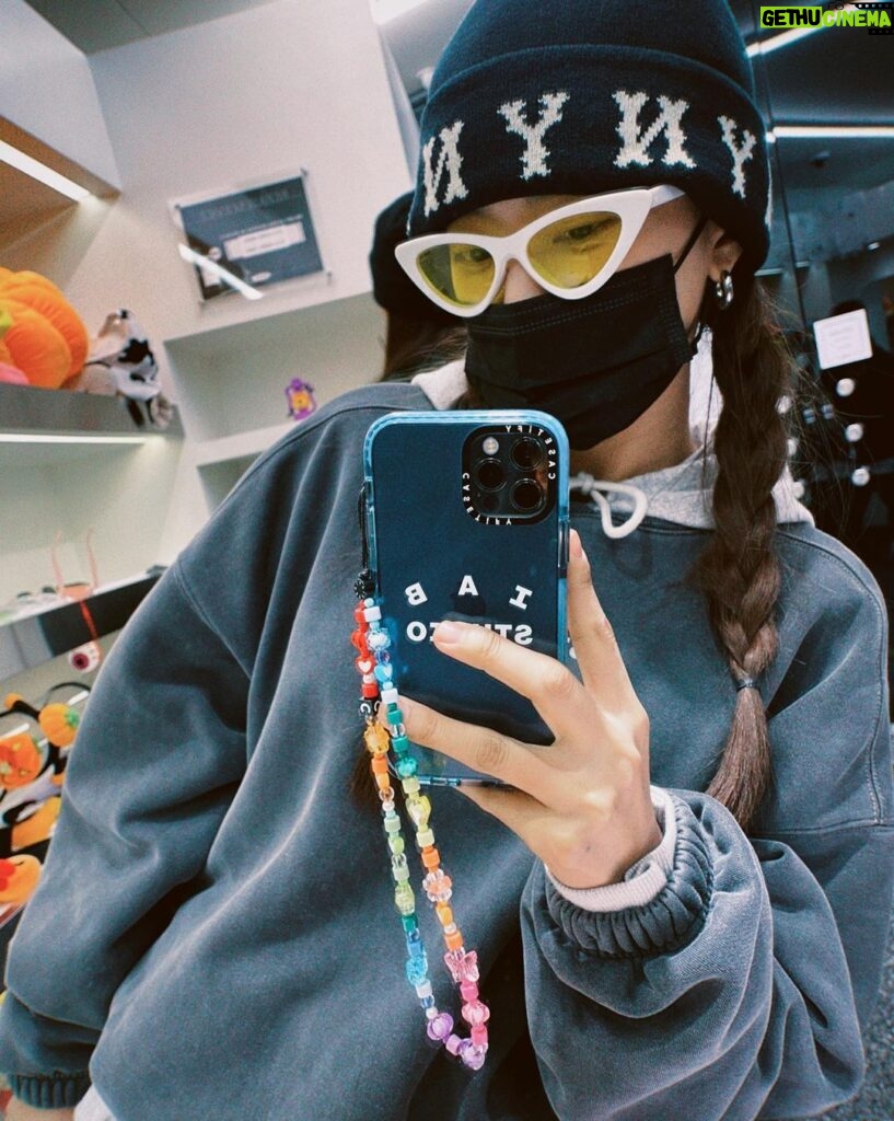 Yoon Bo-ra Instagram - 요즘 🎥🍂🐾😁👍🏻