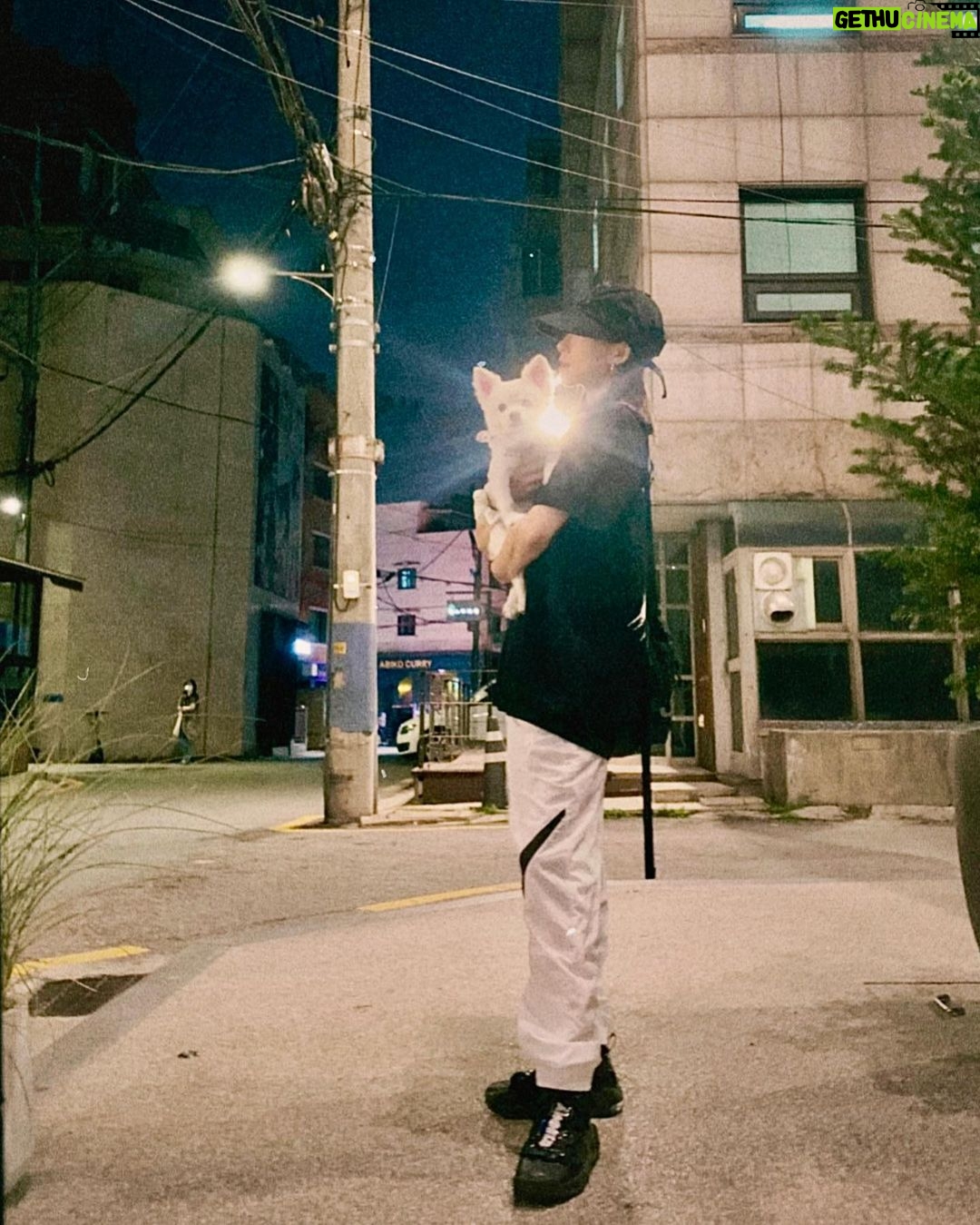 Yoon Bo-ra Instagram - π€ͺπΆβπ«οΈπ«₯π« πΆ