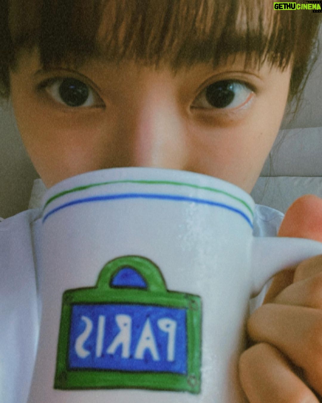Yoon Bo-ra Instagram - π€ͺπΆβπ«οΈπ«₯π« πΆ