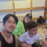 Yoon Ji-min Instagram - #happily . . #🙂 #🙃 #👨‍👩‍👧‍👦