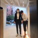 Yoon Ji-min Instagram - 남자턱시도 피팅하다 사랑에 빠졌어요 남편한테 사랑에 빠져야하는데ㅋㅋㅋ . . #tvn #우리들의차차차 #쌈바부부 #권해성 #윤지민 그리고 #로드앤테일러 #장부자대표님 #🙏