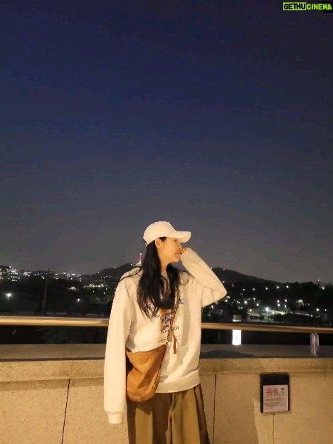 Yoon Ji-min Instagram - 여기저기조기막막막 . . 편한데 이뿌기까지~~ 고마워요 @kodakstyle_kr