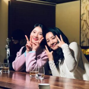 Yoon Ji-min Instagram - 예삐👭 
.
.
#안나
@coupangplay