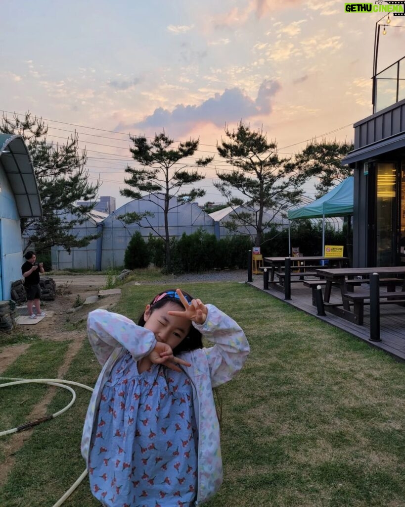 Yoon Ji-min Instagram - 5월의기록 (5월 내내 파티였던것같은 기분) . . #감사합니다 #🙏