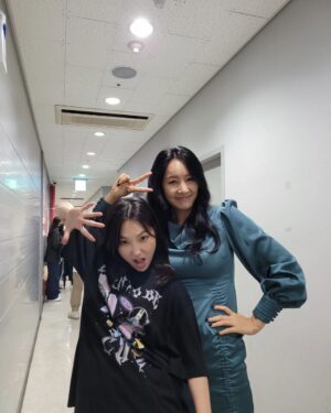 Yoon Ji-min Instagram - 세상에 다름아닌 포즈여신ㅋ
너무좋아 🥰
.
.
#우리들의차차차
#월요일
#8시 40분
#tvN