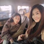 Yoon Ji-min Instagram - 너랑 있는건 다 즐거워🎵🎶 . . #단짝 #반짝 #신남 #🙏