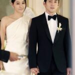 Yoon Ji-min Instagram - 우리 결혼 10주년됐어요^^♡ (긴글주의^^;) 처음에 리마인드 웨딩을 찍는다 생각했을땐 뭔가 부끄럽기도 했는데.. 가장 사랑하는 사람들과 작업하는건 정말 축복인것같아요.. 아주 많이 감사한 하루였답니다 더 개인적으로는 10년전에 나보다 더 내 결혼식에 애정을 갖고 진행해준 너무 멋진언니들과 다시 10주년 리마인드웨딩을 진행한다는것이 너무나 의미있고 감사했답니다! 사랑하는 언니들 20주년도 함께해주시져~~♡ 잘 살아볼께요ㅋㅋㅋ 우리 가족을 사랑으로 보듬으며 함께 촬영해주신 그날의 모든분들께 진심으로 감사드려요 넘치게 감사합니다🙏 👰🏻‍♀️윤지민 @yoonjiminhi 🤵🏻권해성 @haesunghi 𝙈𝙖𝙠𝙚𝙪𝙥 우현증 대표 원장 @woo_merci_captain 𝙃𝙖𝙞𝙧 인혜 원장 @inhye_j14 𝙒𝙚𝙙𝙙𝙞𝙣𝙜 𝙙𝙞𝙧𝙚𝙘𝙩𝙤𝙧 장부자 대표 @boojachang 𝐃𝐀𝐃𝐀 𝐬𝐭𝐮𝐝𝐢𝐨 #이정훈작가 @junghoon_2 ⠀ ▪️Studio #다다스튜디오 @dada.studio.roseselavy #다다아트포토 @dada.studio.artphoto #다다스튜디오역삼 #다다역삼 ▪️Dress #아틀리에쿠 @atelierku_official ⠀ ▪️Suit #로드앤테일러 @lordandtailor_official ▪️Hair&Make up #우현증메르시 @mercibeautyhouse ▪️Flower #닉스플로스 @nixflos_official⠀ ▪️Juwellery #파인주얼리 #하이주얼리 #웨딩티아라 #알리앙스잼 @all
