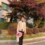Yoon Jun-won Instagram - 목도리말고 꽃도 있눈뒈....