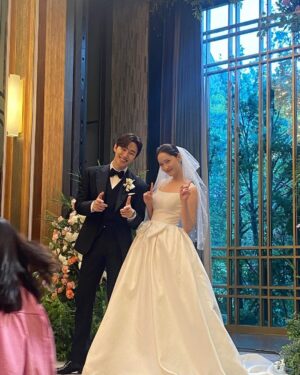 Yoona Instagram - 엔딩👑
#원럽
#삼총사
#육남매

#킹더랜드