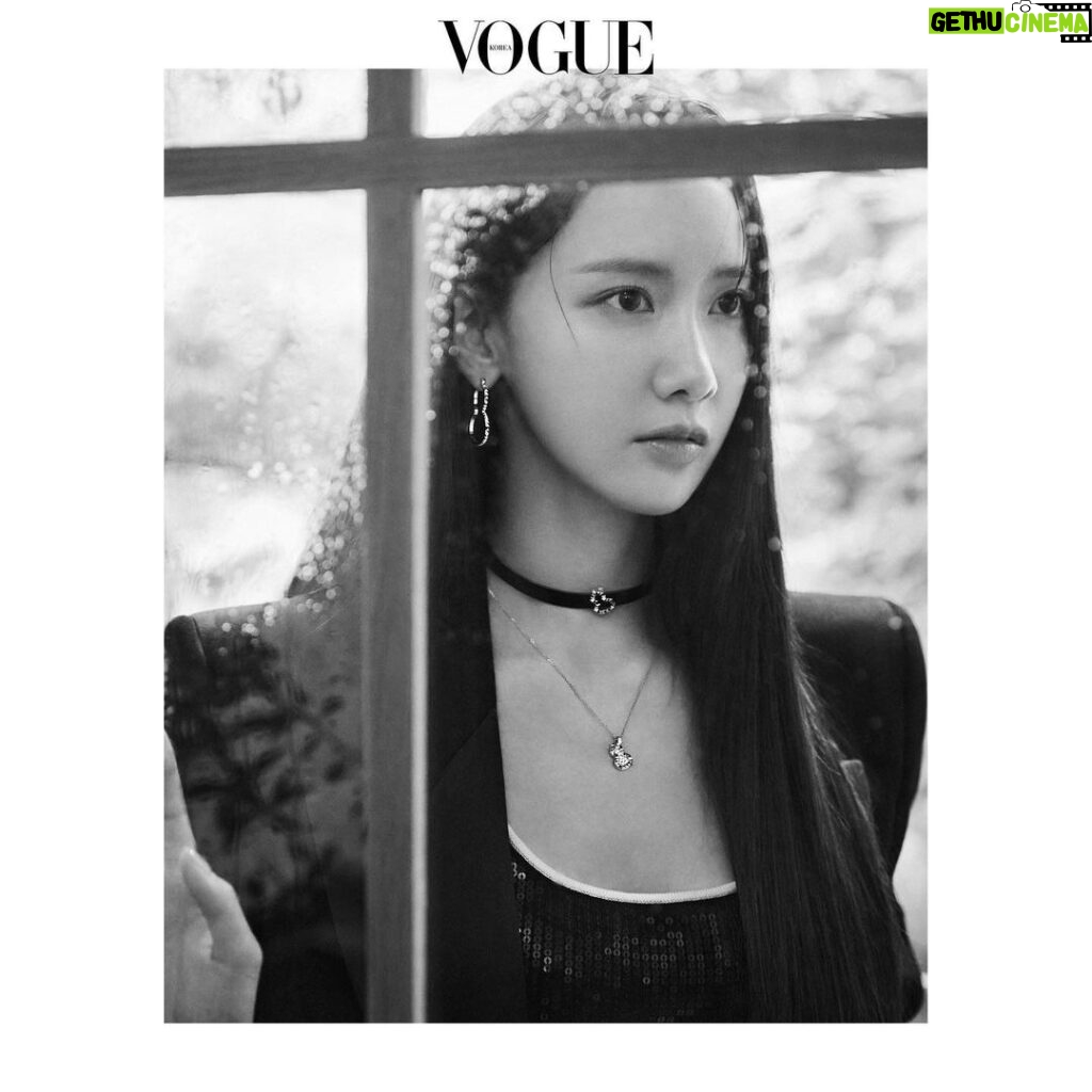 Yoona Instagram - ✨✨✨ @qeelinjewellery @voguekorea