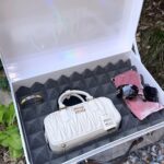 Yoona Instagram - 마음에 쏘옥🤍 #miumiu #MiuArcadie