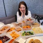 Yoona Instagram - 이번 추석은 싱가포르에서 크랩크랩😋