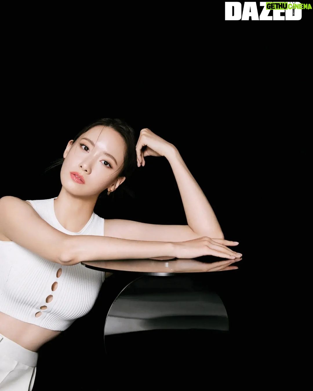 Yoona Instagram - new๐ธ #์์คํฐ๋ก๋ @esteelauderkr