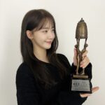 Yoona Instagram - 감사합니다 🤎 #제58회대종상영화제 #여우조연상 #공조2_인터내셔날 🎞 #민영이