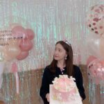 Yoona Instagram – #빅마우스 마지막촬영
울 스텝들이 준비해준 포토존에
협찬도 어렵다는 시크릿쥬쥬 
풀장착하고💕
이제 미호 안녕😭마음이 뭉클