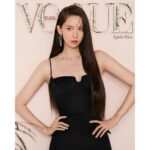 Yoona Instagram - 볼수록 예쁜 💎 @qeelinjewellery @voguekorea