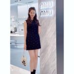 Yoona Instagram - this is just too lovely💛🧡 thank you #miumiu @miumiu #광고 갤러리아 명품관, Galleria Luxury Hall