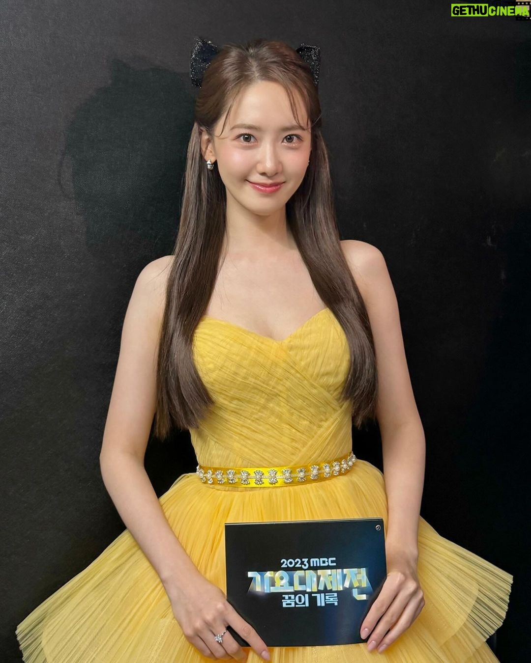 Yoona Instagram - 2023년에도 가요대제전과 함께하는 아홉번째 마지막날 그리고 2024년 새해🫶🏻 올해는 작년보다 더 나은 한 해 되길 바랄게요 👍🏻 새해 복 많이 받으세요🐲🐉