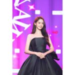 Yoona Instagram – 사랑이를 사랑해준 마음이 담긴 상을 받았어요 🙇🏻‍♀️
킹더랜드를 애청해주신 모든분들께 감사합니다 
우리 팬🩷너무 고마워 🫶🏻🫶🏻🫶🏻
#2023APANSTARAWARDS