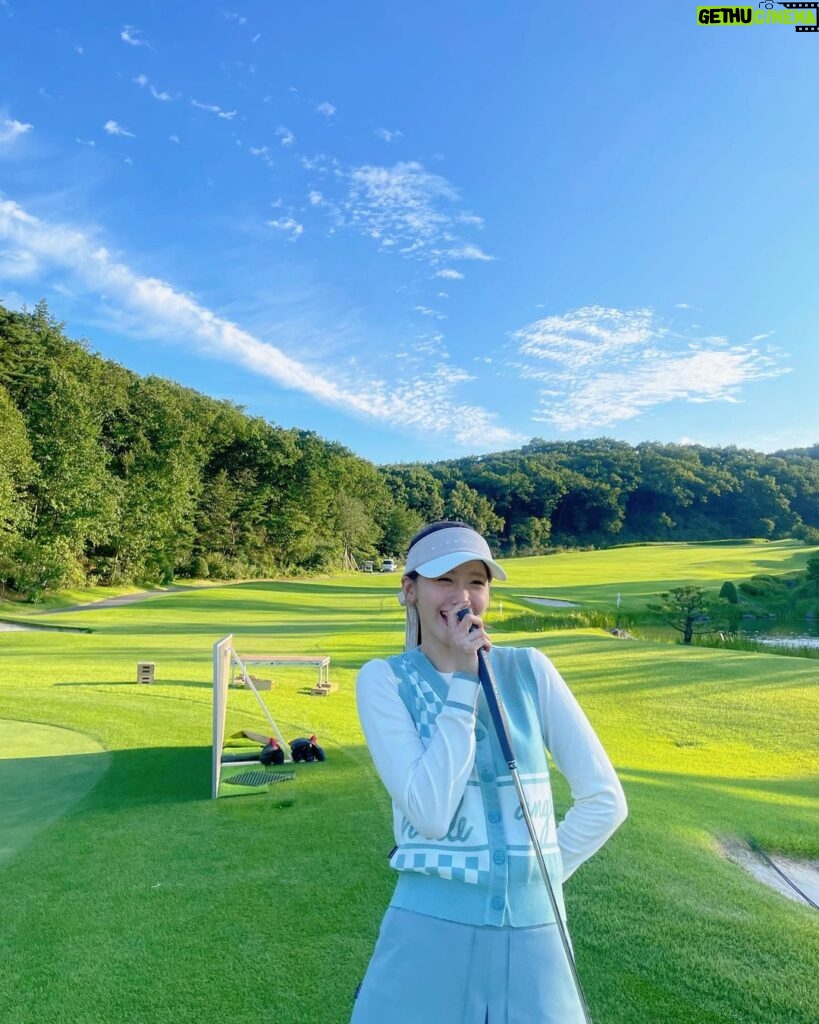 Yoona Instagram - 요즘 날씨 딱좋아 ⛳ @wide.angle